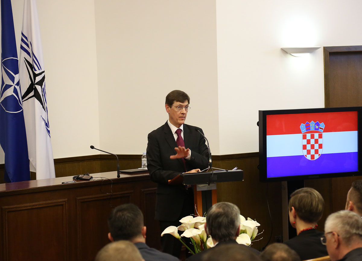 https://www.morh.hr/wp-content/gallery/obiljezena-sedma-obljetnica-ulaska-republike-hrvatske-u-nato/nato_07042016_10.jpg