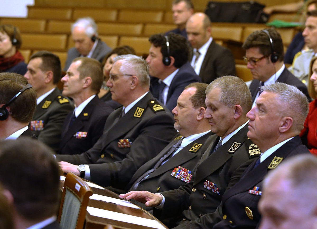 https://www.morh.hr/wp-content/gallery/obiljezena-sedma-obljetnica-ulaska-republike-hrvatske-u-nato/nato_07042016_16.jpg