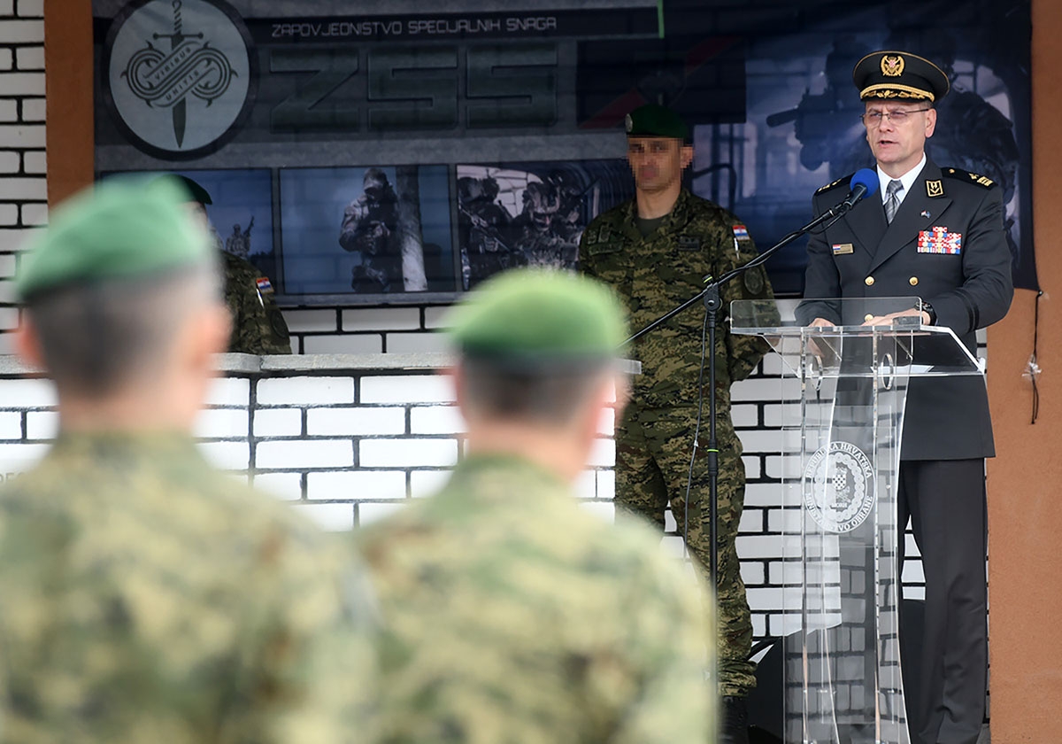 https://www.morh.hr/wp-content/gallery/obiljezeno-28-godina-osnutka-specijalnih-postrojbi-hv-a/obljetnica-zss_25052019_17.jpg