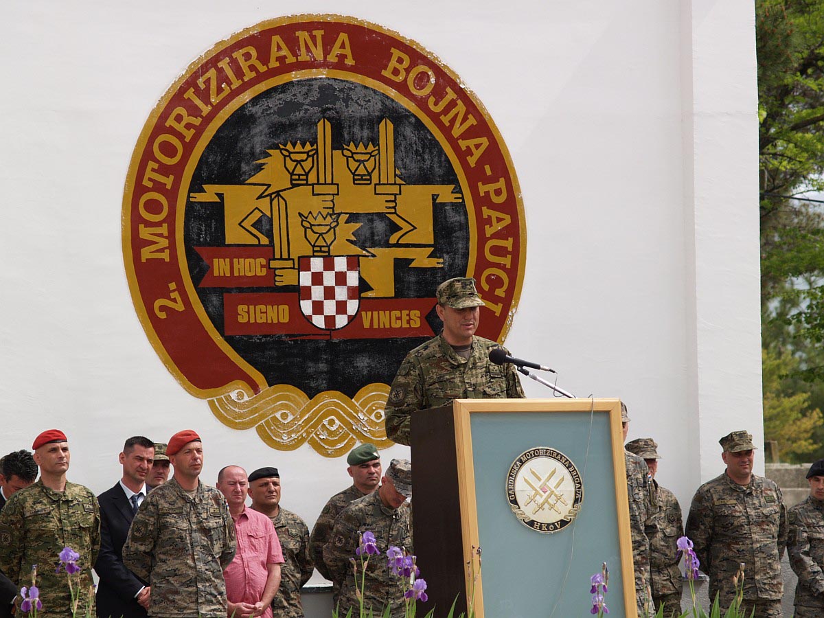 https://www.morh.hr/wp-content/gallery/obljetnica-4-gardijske-brigade-i-6-obljetnica-2-motorizirane-bojne-pauci/pauci_30042013_06.jpg