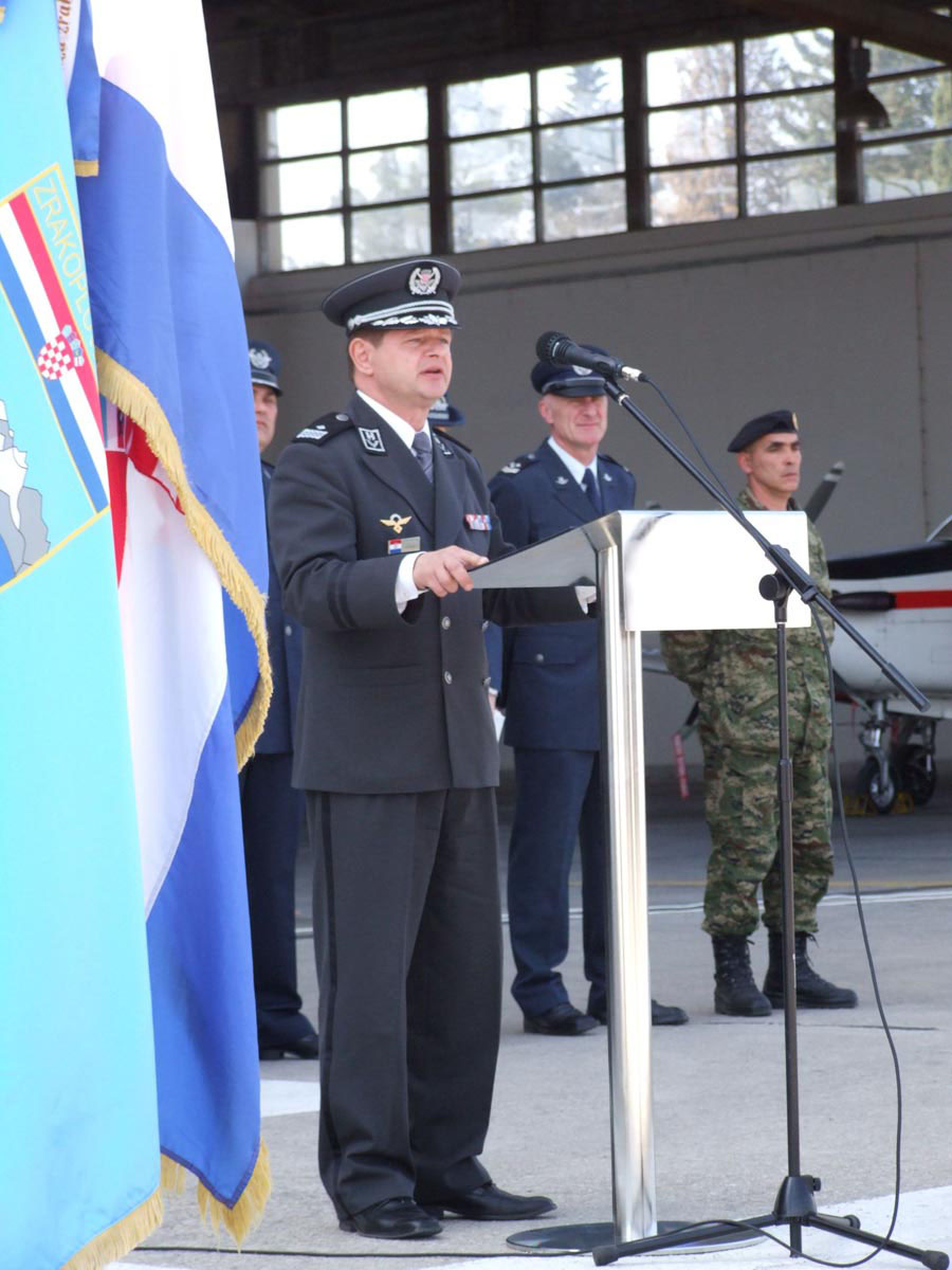 https://www.morh.hr/wp-content/gallery/obljetnica-93-zrakoplovne-baze-hrz-i-pzo-21032012/obljetnica93_21032012_3.jpg