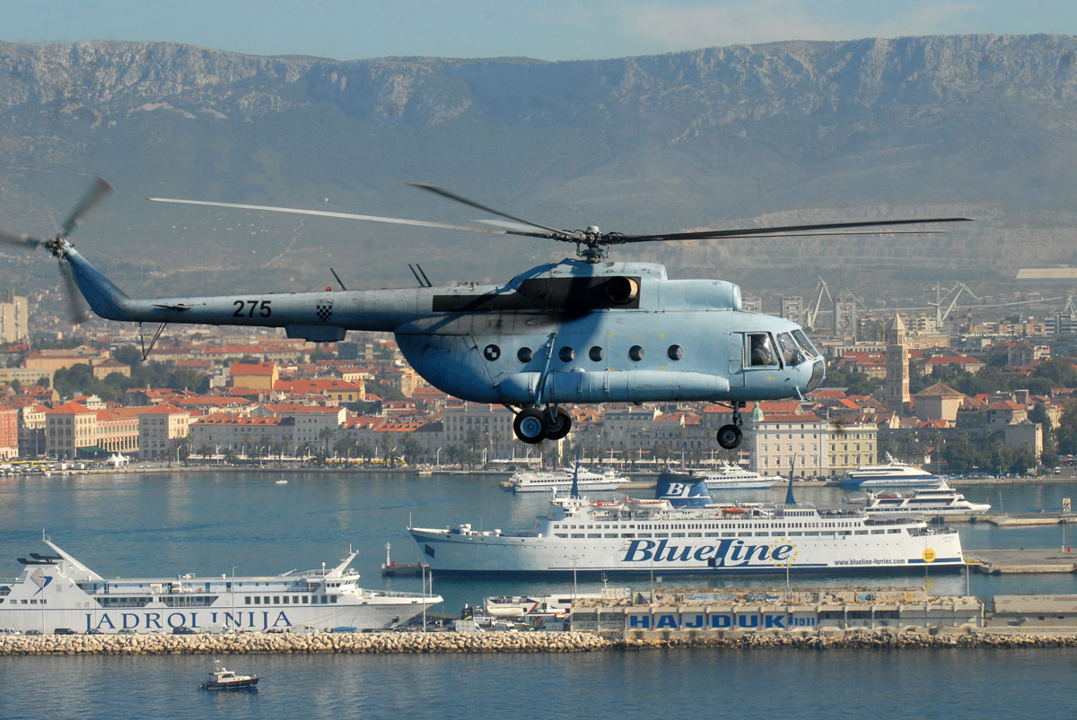 https://www.morh.hr/wp-content/gallery/obljetnica-eskadrile-transportnih-helikoptera-93-zb-hrz-i-pzo-a/eth_07112014_2.jpg