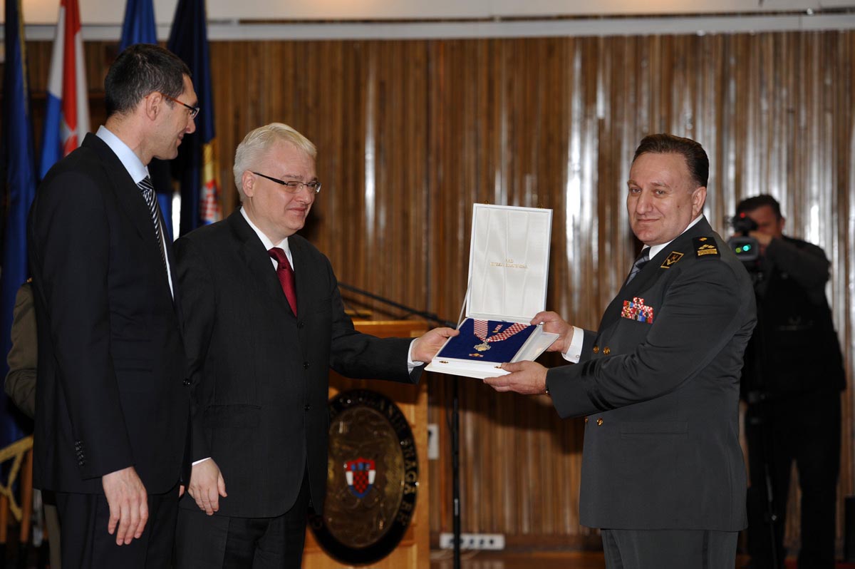 https://www.morh.hr/wp-content/gallery/obljetnica-prijema-rh-u-nato-i-sudjelovanja-u-misiji-isaf/nato_04042013_07.jpg