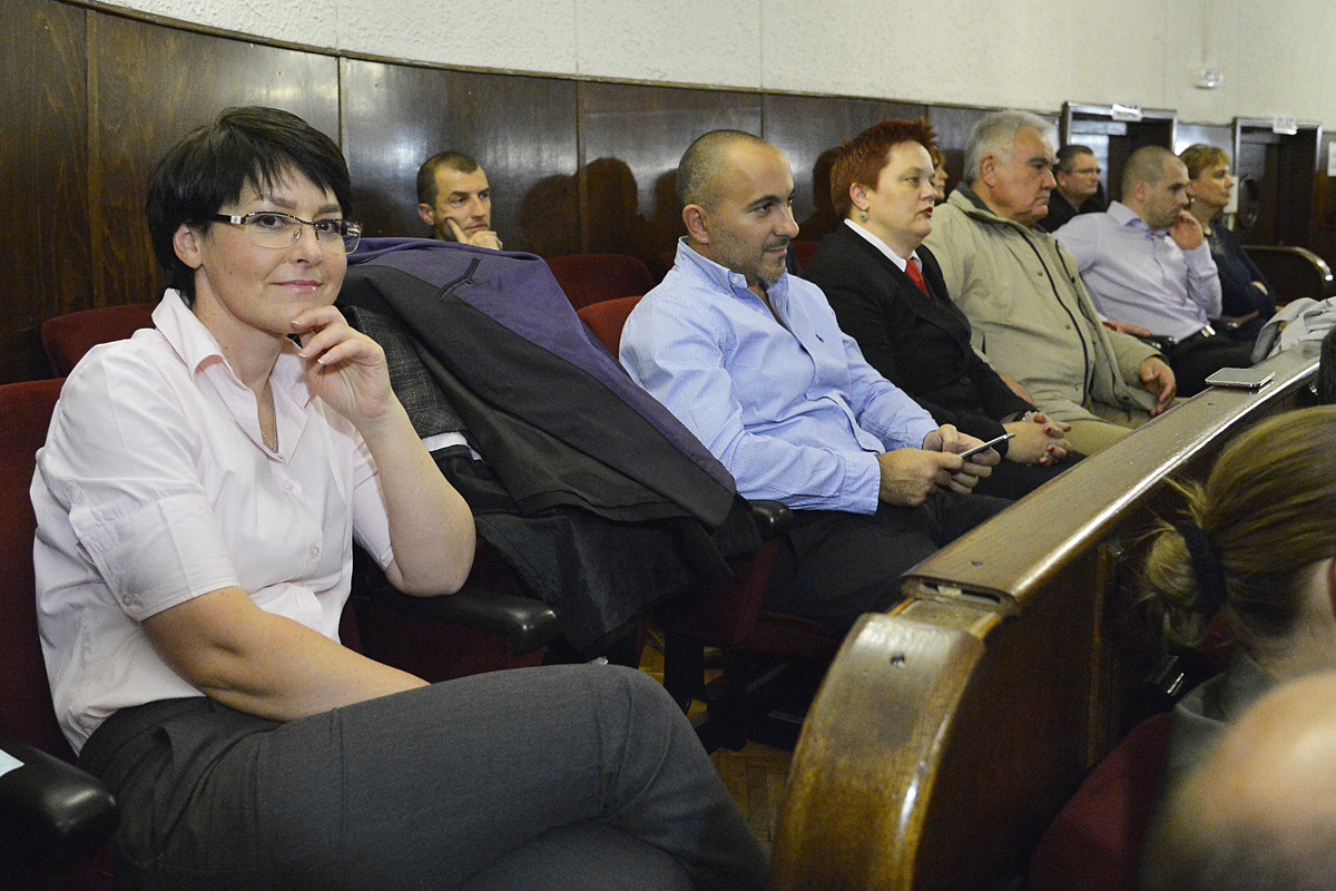 https://www.morh.hr/wp-content/gallery/obracanje-ministra-obrane-djelatnicima-morh-a-i-gs-osrh/0012obracanje_mo.jpg