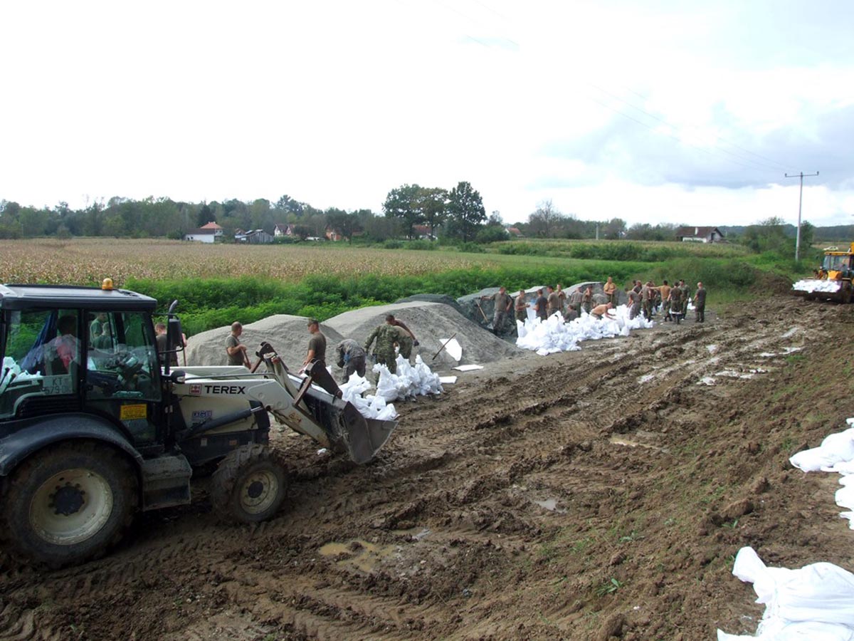 https://www.morh.hr/wp-content/gallery/obrana-od-poplava-na-podrucju-jasenovca/jasenovac_15092014_09.jpg