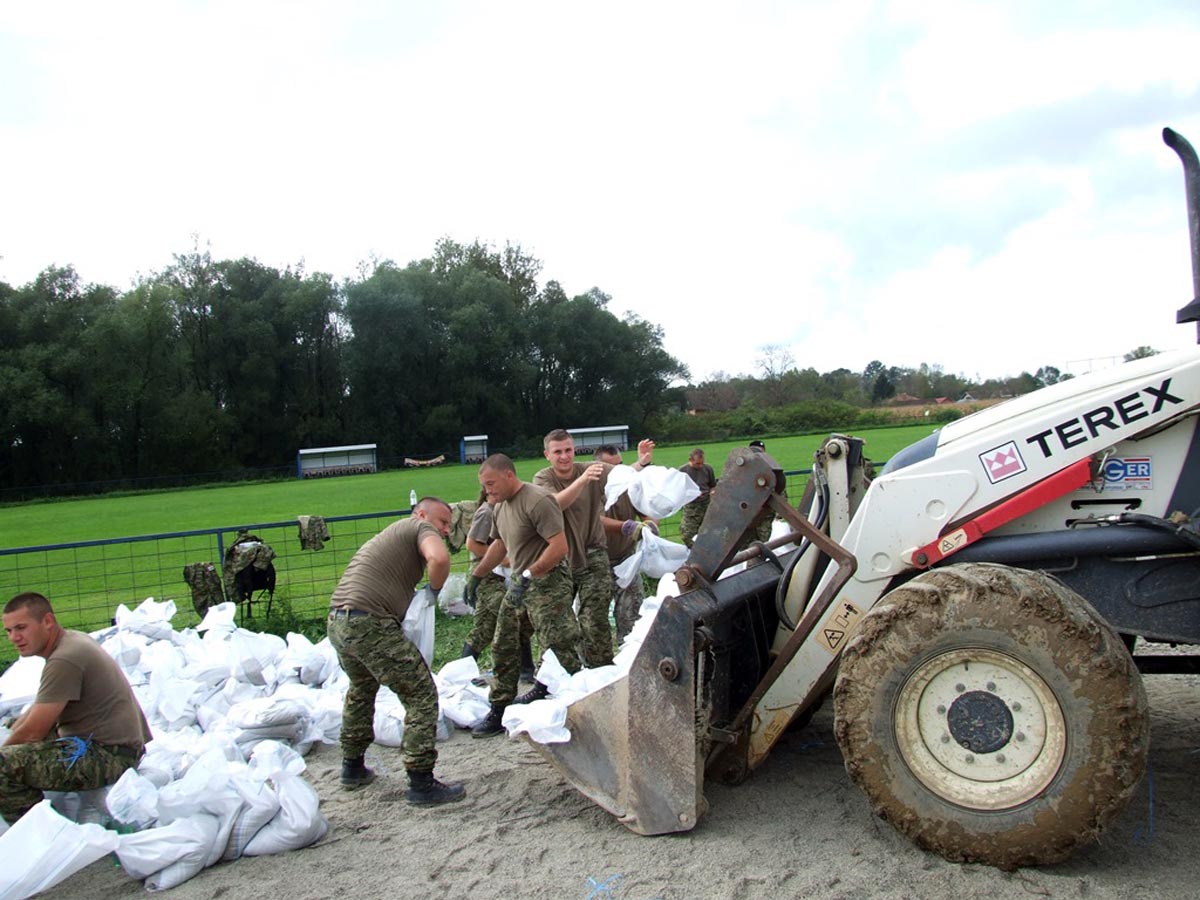 https://www.morh.hr/wp-content/gallery/obrana-od-poplava-na-podrucju-jasenovca/jasenovac_15092014_23.jpg