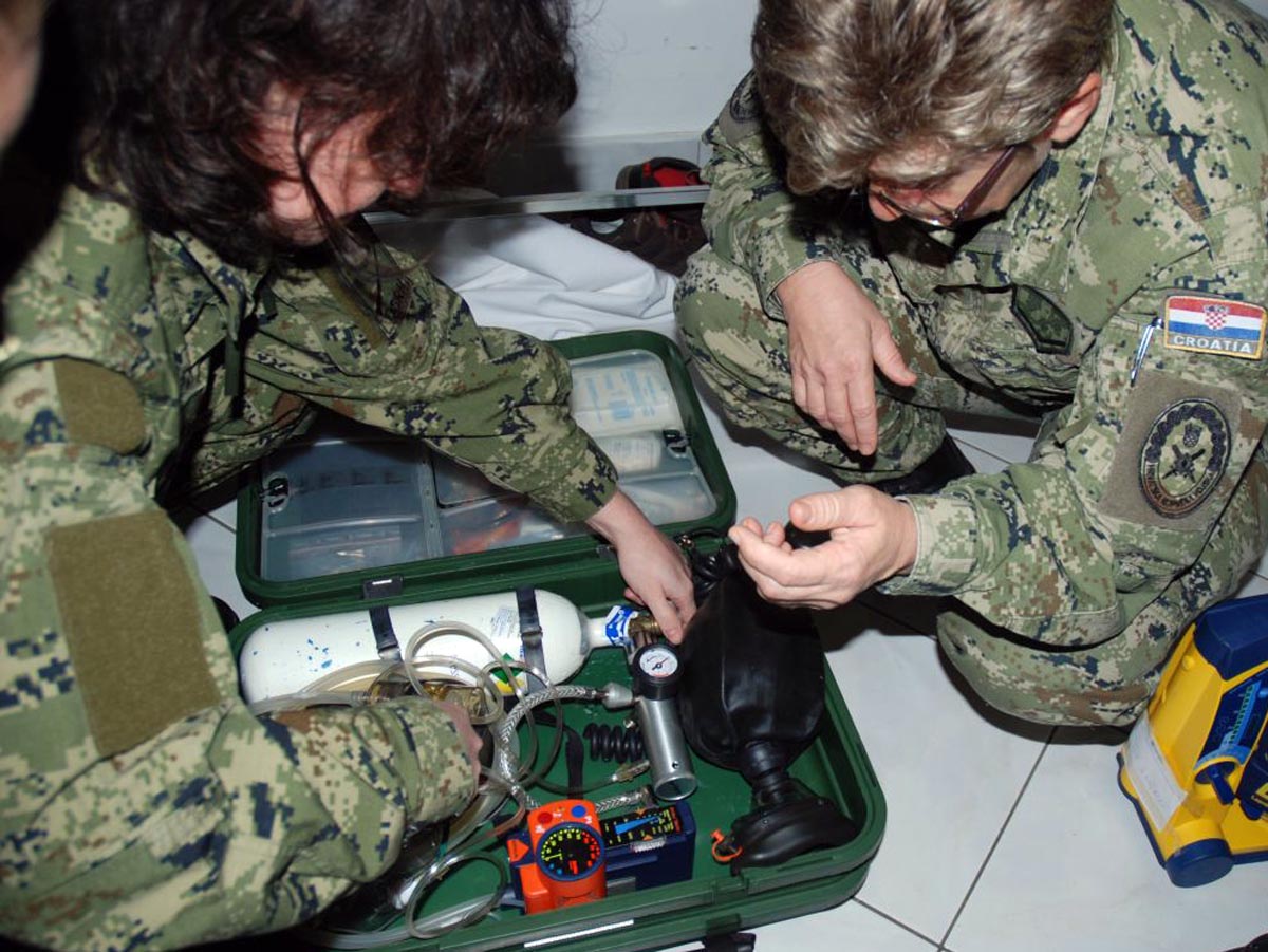 https://www.morh.hr/wp-content/gallery/obuka-timova-za-zracnu-medicinsku-evakuaciju-medevac/zmp_17102014_2.jpg