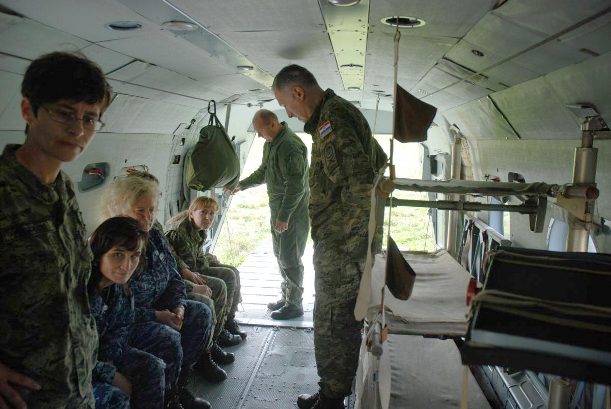 https://www.morh.hr/wp-content/gallery/obuka-timova-za-zracnu-medicinsku-evakuaciju-medevac/zmp_17102014_4.jpg