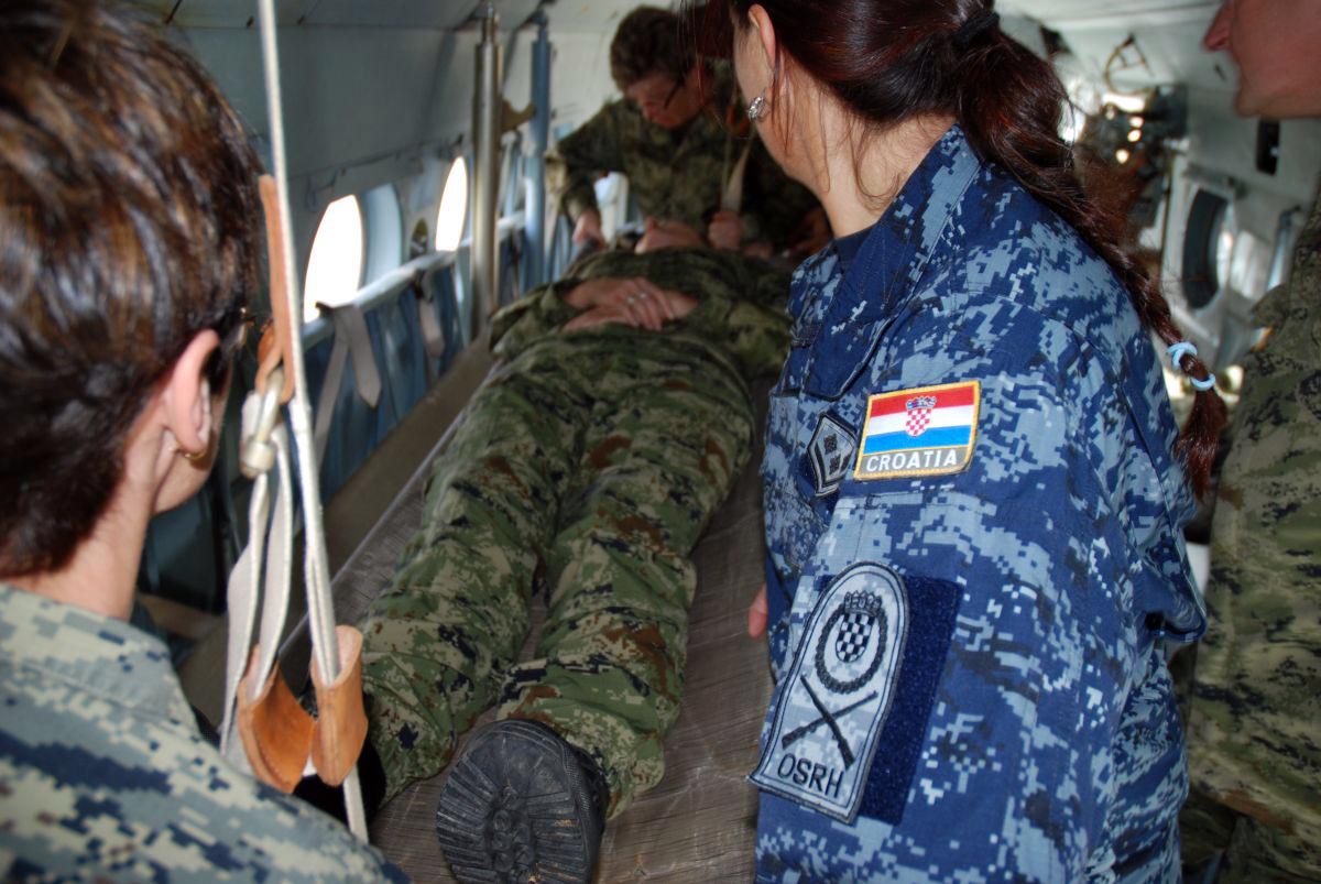 https://www.morh.hr/wp-content/gallery/obuka-timova-za-zracnu-medicinsku-evakuaciju-medevac/zmp_17102014_7.jpg