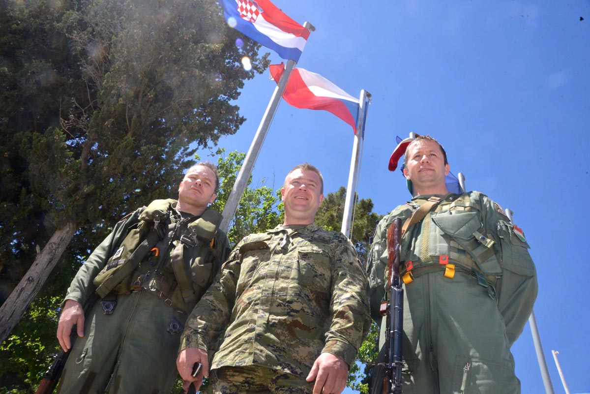 https://www.morh.hr/wp-content/gallery/obuka-u-93-zb-zemunik/zemunik_17052013_15.jpg