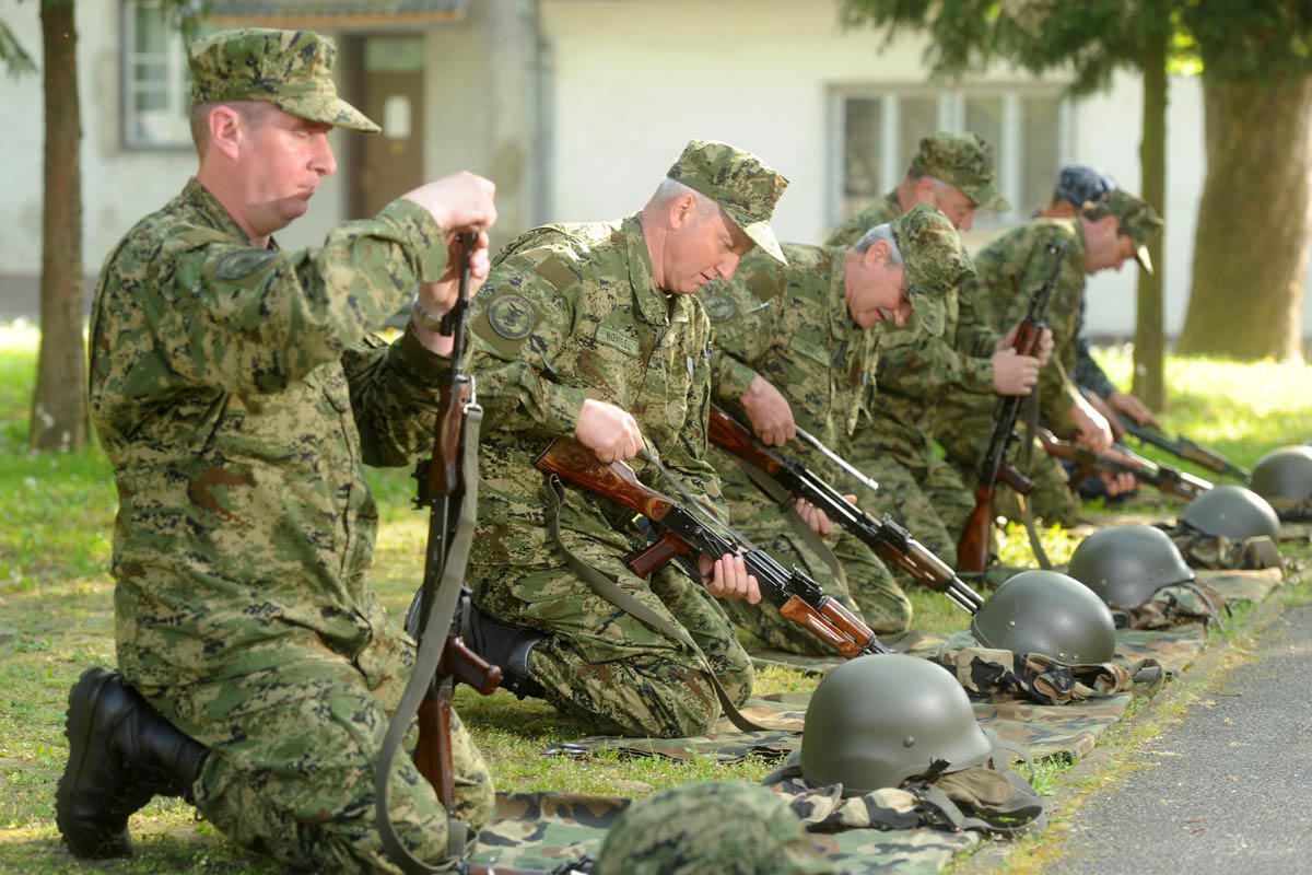 https://www.morh.hr/wp-content/gallery/obuka-vojnih-specijalista-u-pozegi/specijalisti_07042014_04.jpg