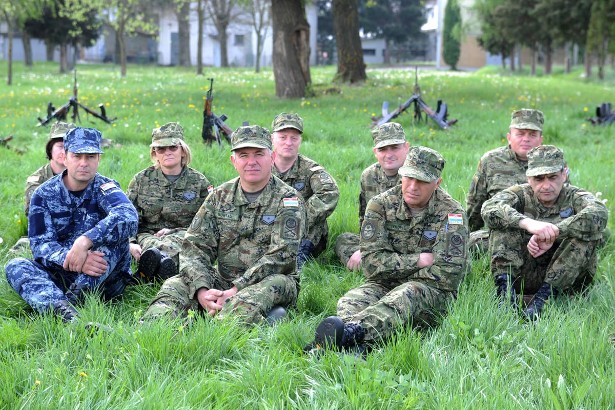 https://www.morh.hr/wp-content/gallery/obuka-vojnih-specijalista-u-pozegi/specijalisti_07042014_10.jpg