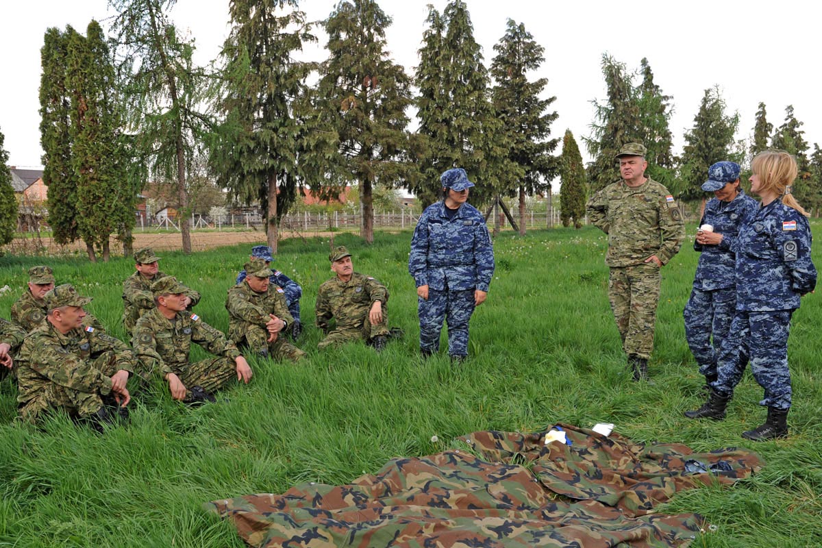 https://www.morh.hr/wp-content/gallery/obuka-vojnih-specijalista-u-pozegi/specijalisti_07042014_13.jpg