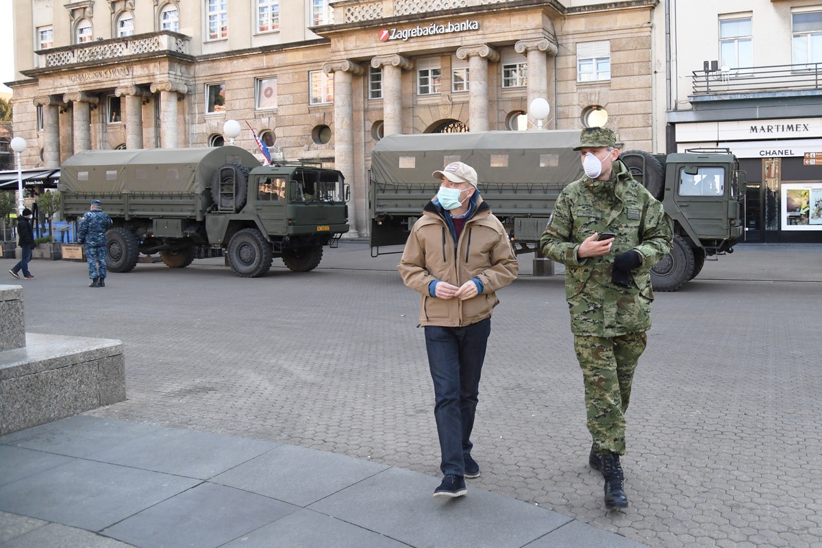 https://www.morh.hr/wp-content/gallery/od-ranih-jutarnjih-sati-150-vojnika-nastavlja-pomagati-zagrebu/20200323-d51_1639-potres-zg.jpg