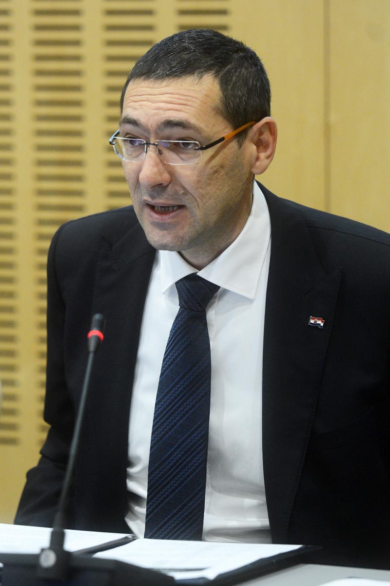 https://www.morh.hr/wp-content/gallery/odbor-za-obranu-i-sigurnost-panel-ministar-kotromanovic/panel_12102013_03.JPG
