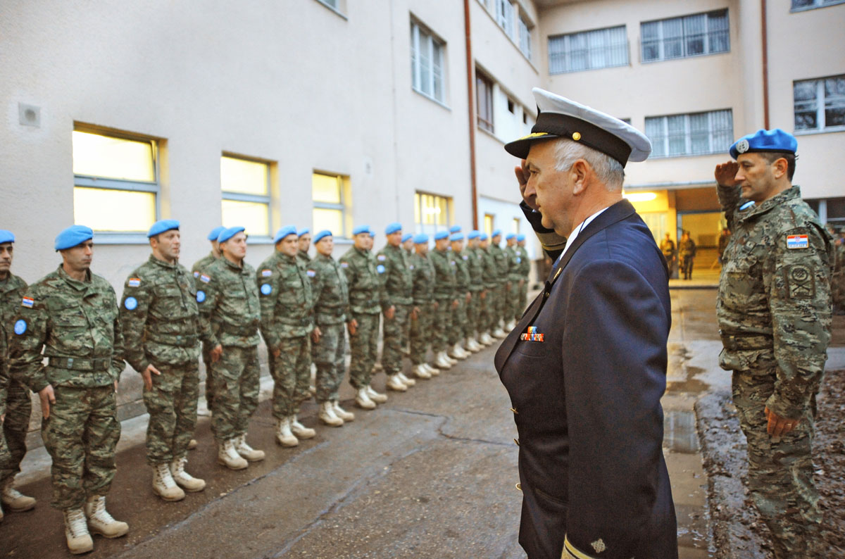 https://www.morh.hr/wp-content/gallery/odlazak-6-kontingenta-osrh-u-misiju-undof/undof_01_24112010.jpg