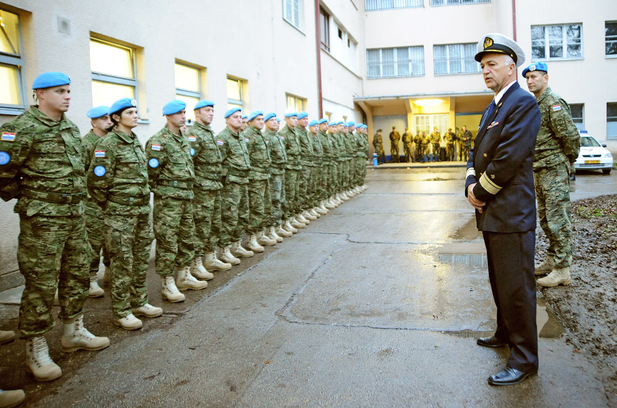 https://www.morh.hr/wp-content/gallery/odlazak-6-kontingenta-osrh-u-misiju-undof/undof_02_24112010.jpg