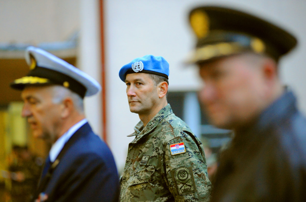 https://www.morh.hr/wp-content/gallery/odlazak-6-kontingenta-osrh-u-misiju-undof/undof_04_24112010.jpg
