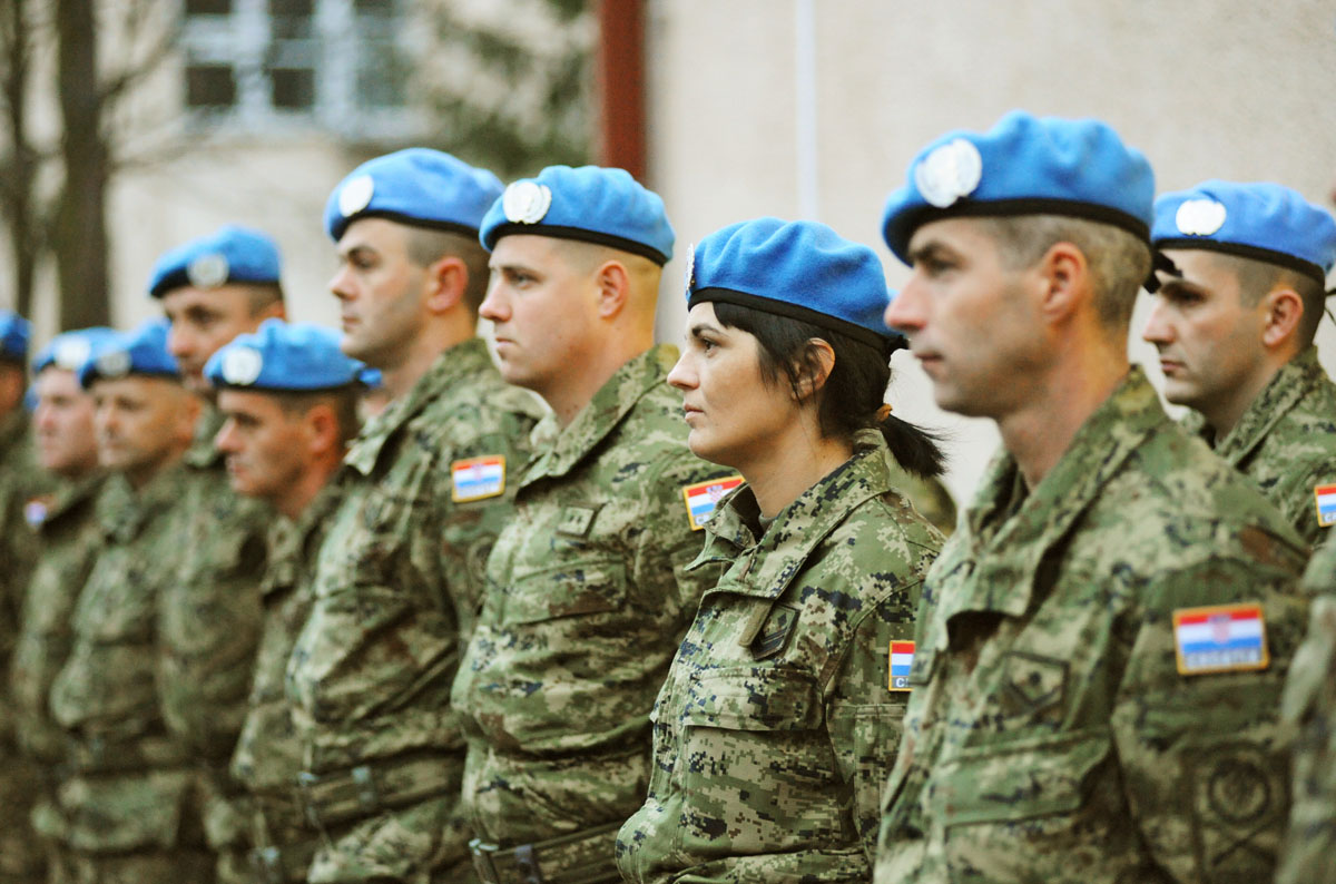 https://www.morh.hr/wp-content/gallery/odlazak-6-kontingenta-osrh-u-misiju-undof/undof_06_24112010.jpg