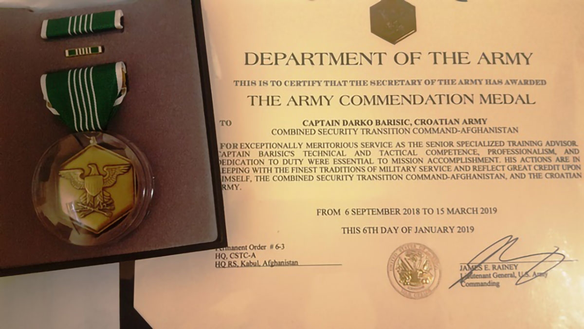 https://www.morh.hr/wp-content/gallery/odlikovani-pripadnici-hrvatske-vojske-u-misiji-odlucna-potpora/odlikovanja_rs_25022019_4.jpg