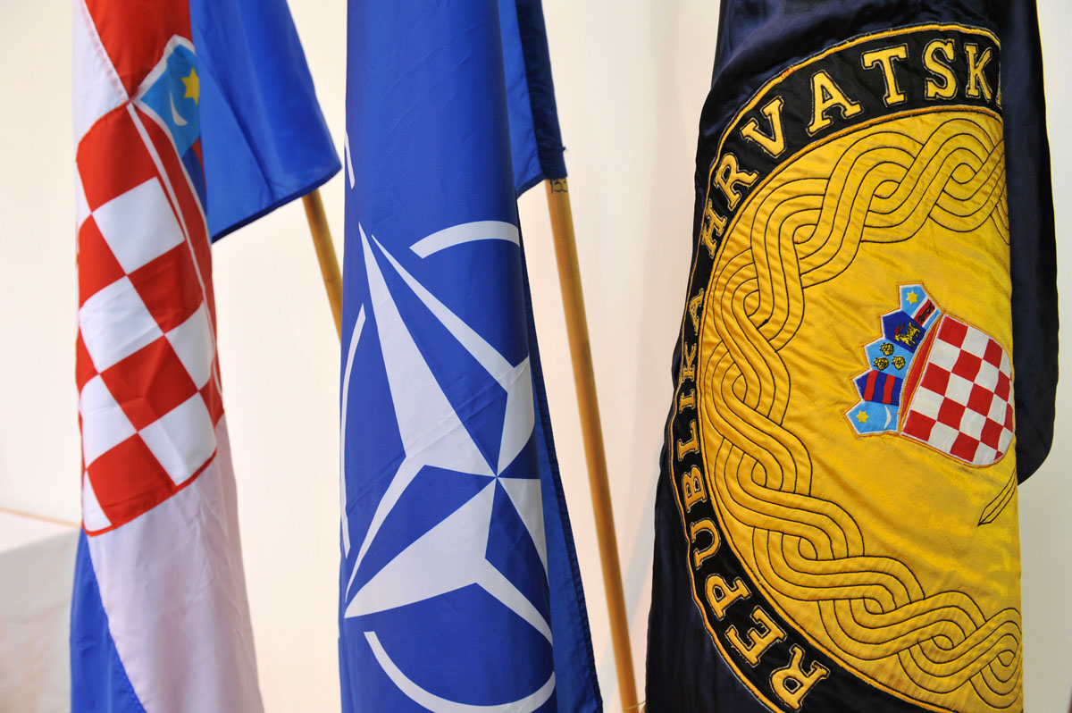 https://www.morh.hr/wp-content/gallery/odran-godinji-brifing-za-vojno-diplomatski-zbor-u-rh/viz_07_20101216.jpg