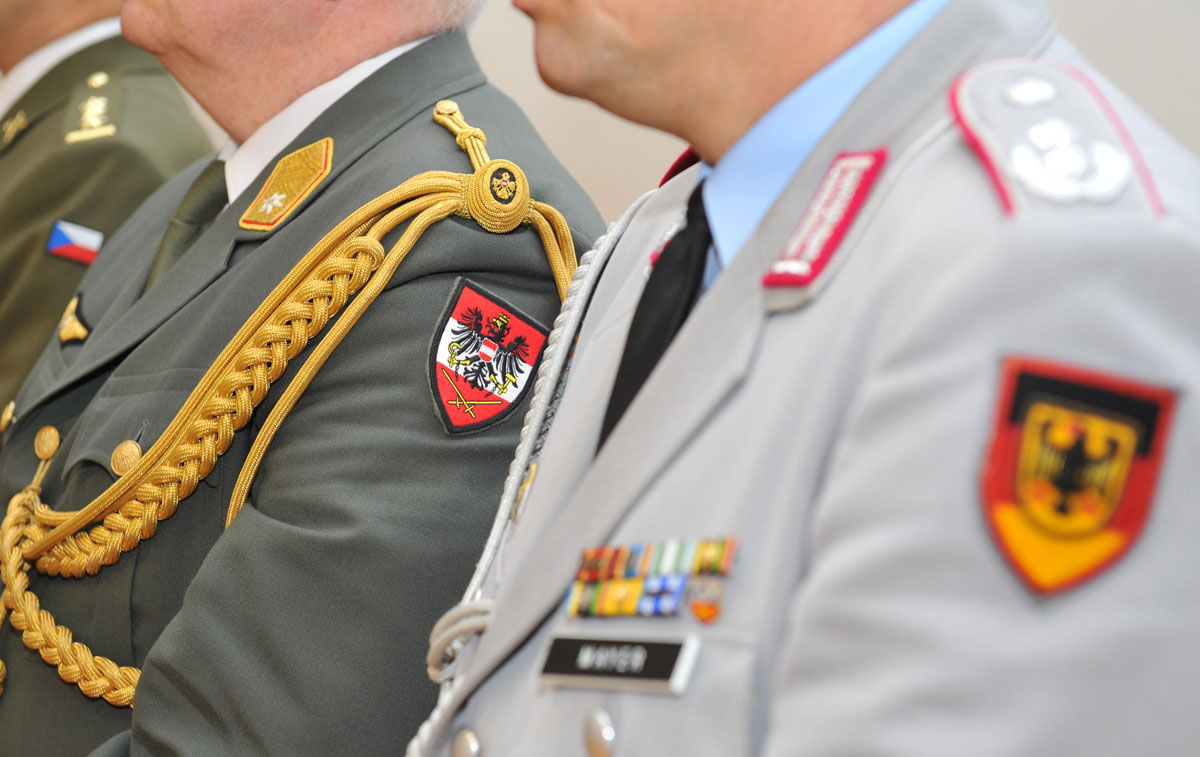 https://www.morh.hr/wp-content/gallery/odran-godinji-brifing-za-vojno-diplomatski-zbor-u-rh/viz_11_20101216.jpg
