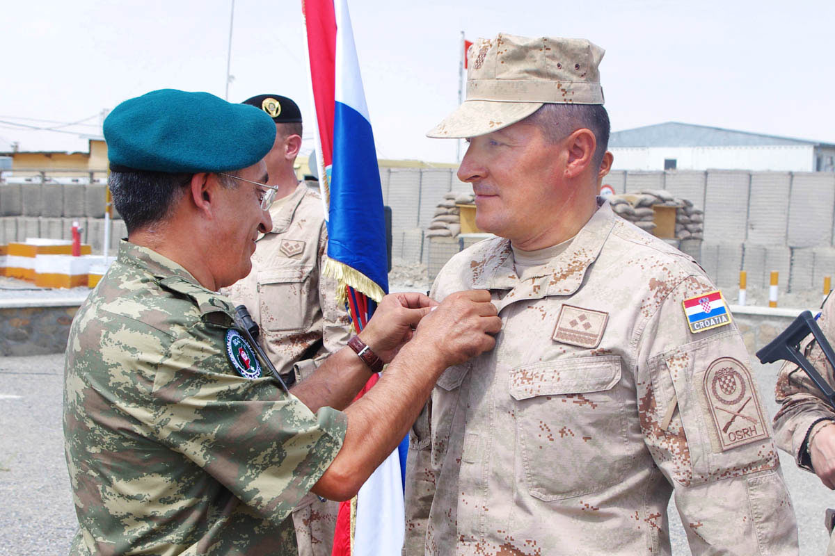 https://www.morh.hr/wp-content/gallery/odrana-primopredaja-izmeu-19-i-20-hrvcon-a-isaf/primopredaja_12092012_2.jpg