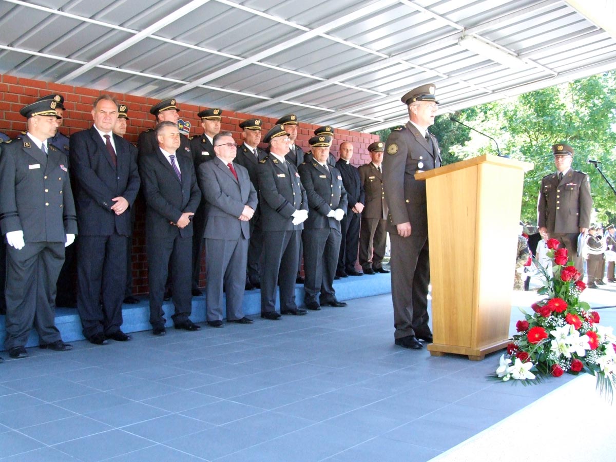 https://www.morh.hr/wp-content/gallery/odrana-sveana-prisega-desetog-narataja-dragovoljnih-ronika/pozega_18052013_02.jpg