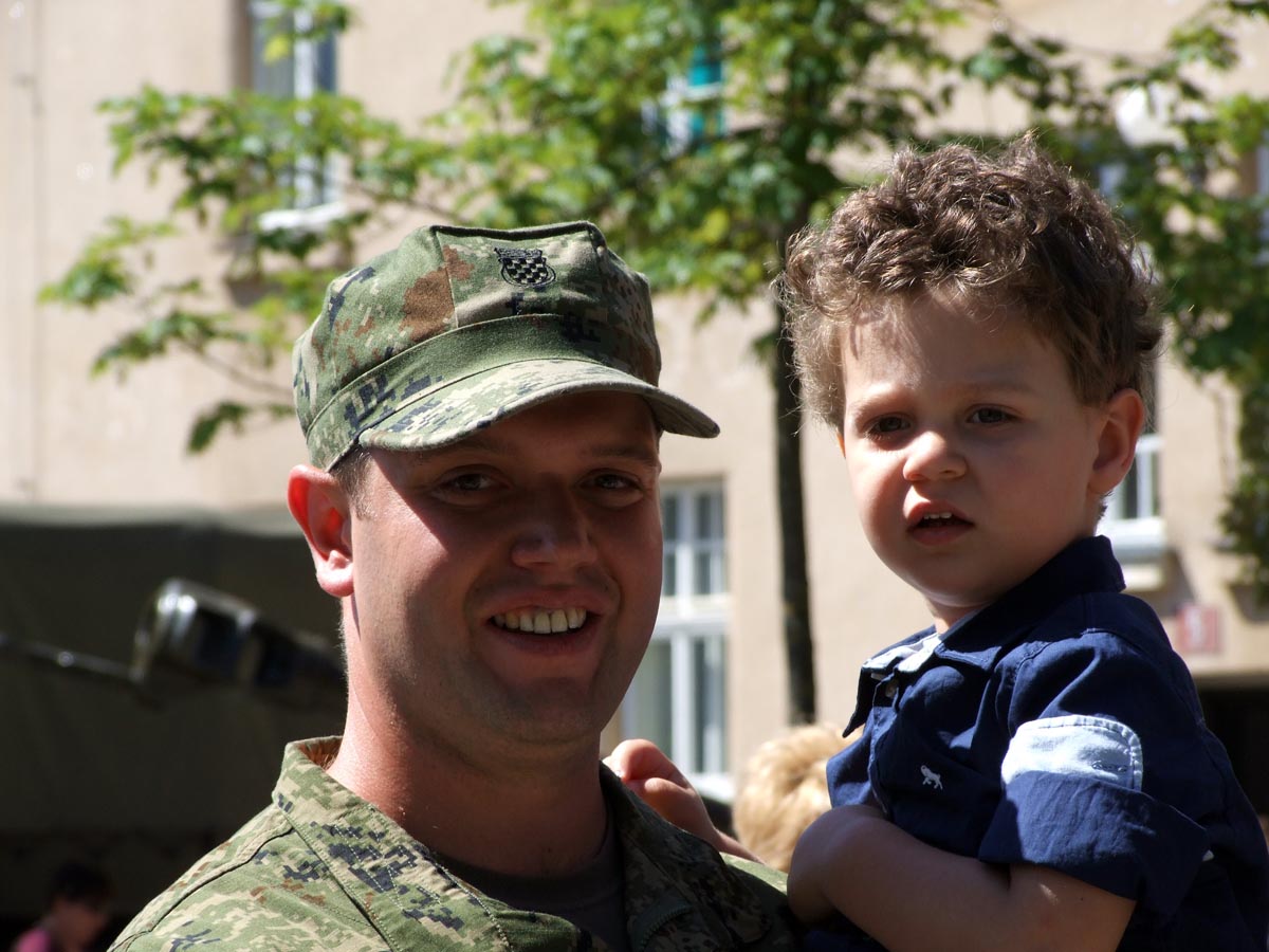 https://www.morh.hr/wp-content/gallery/odrana-sveana-prisega-desetog-narataja-dragovoljnih-ronika/pozega_18052013_12.jpg