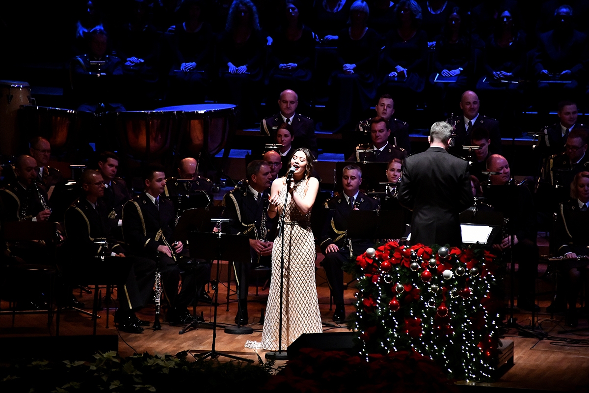 https://www.morh.hr/wp-content/gallery/odrzan-bozicni-koncert-simfonijskog-puhackog-orkestra-hv-a/20191218_bozicni_koncert_04.jpg