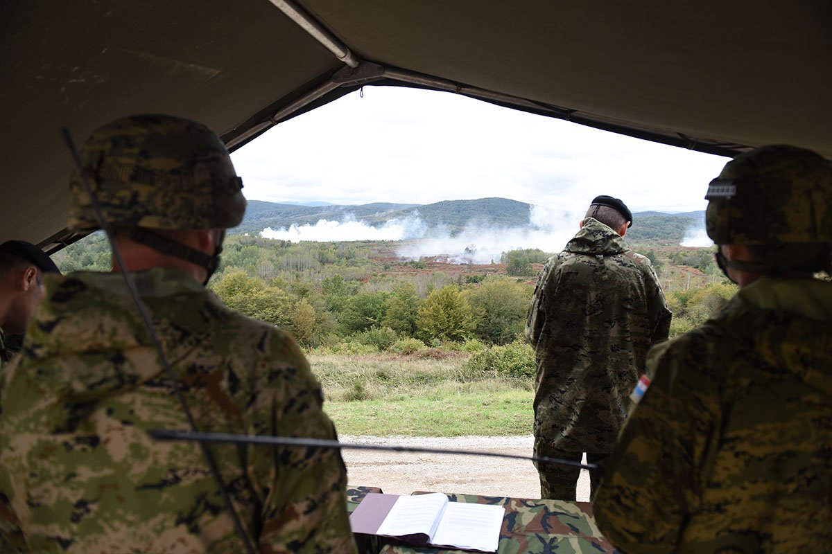 https://www.morh.hr/wp-content/gallery/odrzan-dan-uvazenih-gostiju-na-medunarodnoj-vojnoj-vjezbi-udar-19/udar_19_03102019_04.jpg