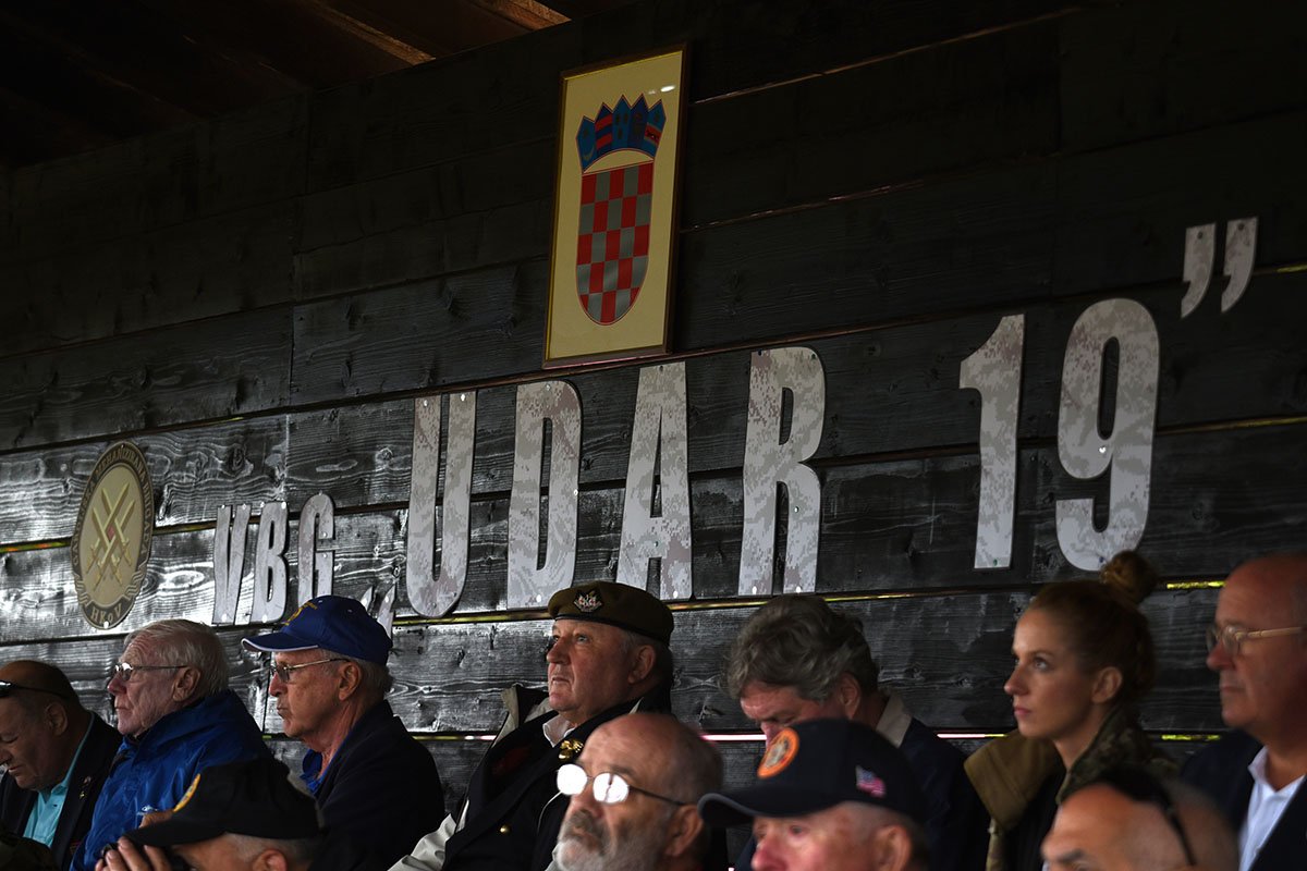 https://www.morh.hr/wp-content/gallery/odrzan-dan-uvazenih-gostiju-na-medunarodnoj-vojnoj-vjezbi-udar-19/udar_19_03102019_29.jpg