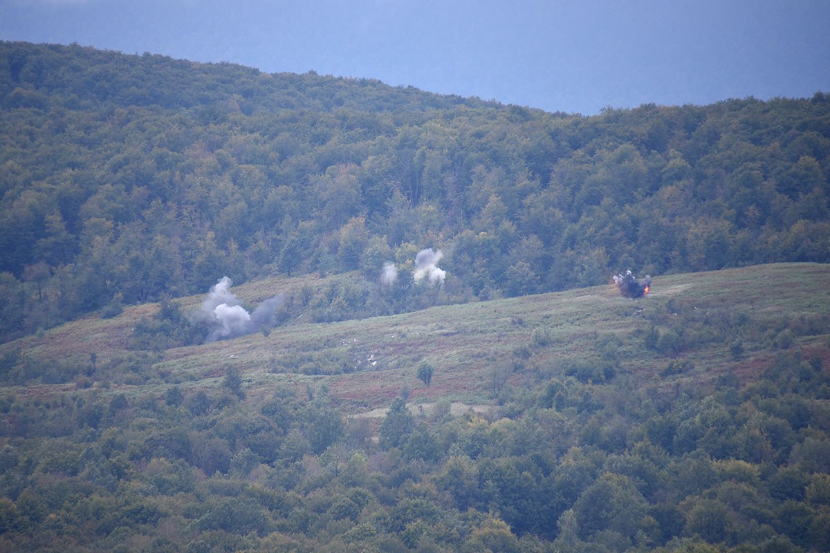 https://www.morh.hr/wp-content/gallery/odrzan-dan-uvazenih-gostiju-na-medunarodnoj-vojnoj-vjezbi-udar-19/udar_19_03102019_30.jpg