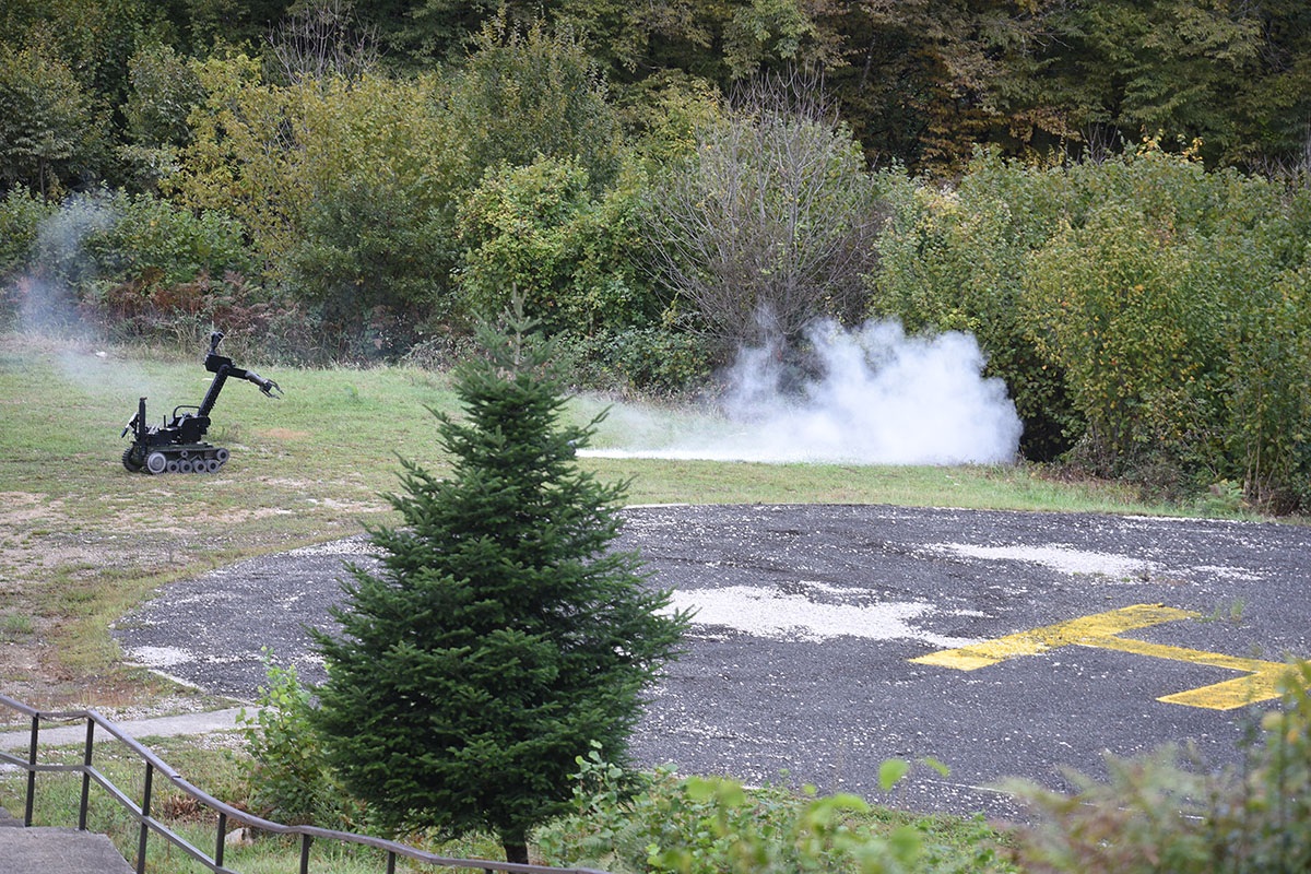 https://www.morh.hr/wp-content/gallery/odrzan-dan-uvazenih-gostiju-na-medunarodnoj-vojnoj-vjezbi-udar-19/udar_19_03102019_45.jpg