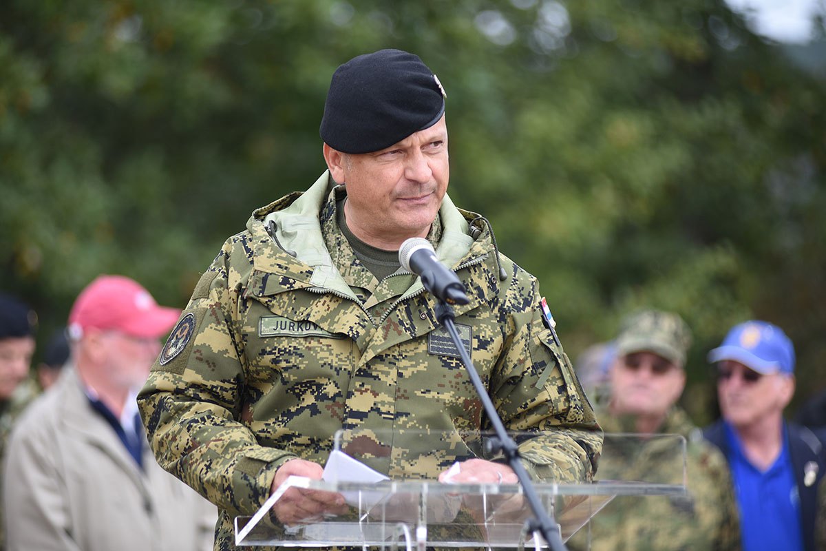 https://www.morh.hr/wp-content/gallery/odrzan-dan-uvazenih-gostiju-na-medunarodnoj-vojnoj-vjezbi-udar-19/udar_19_03102019_52.jpg