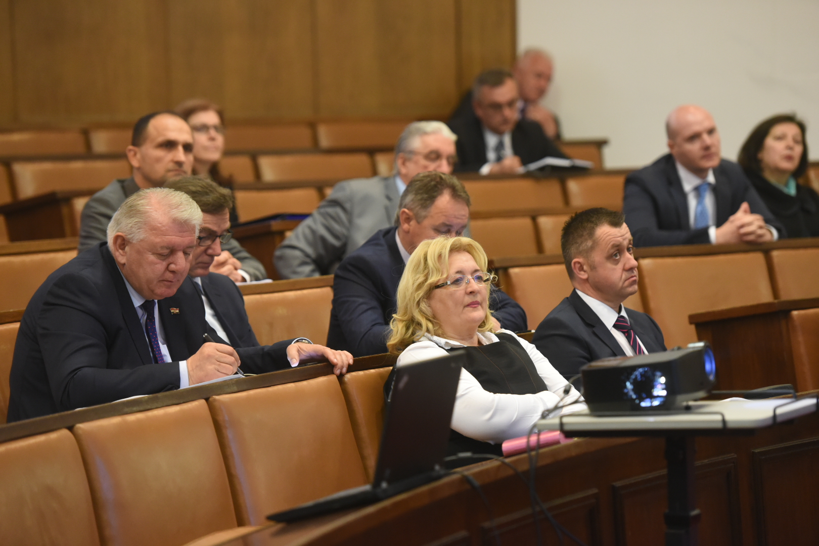 https://www.morh.hr/wp-content/gallery/odrzan-okrugli-stol-o-nacrtu-prijedloga-strategije-nacionalne-sigurnosti/sabor_19042017_06.jpg