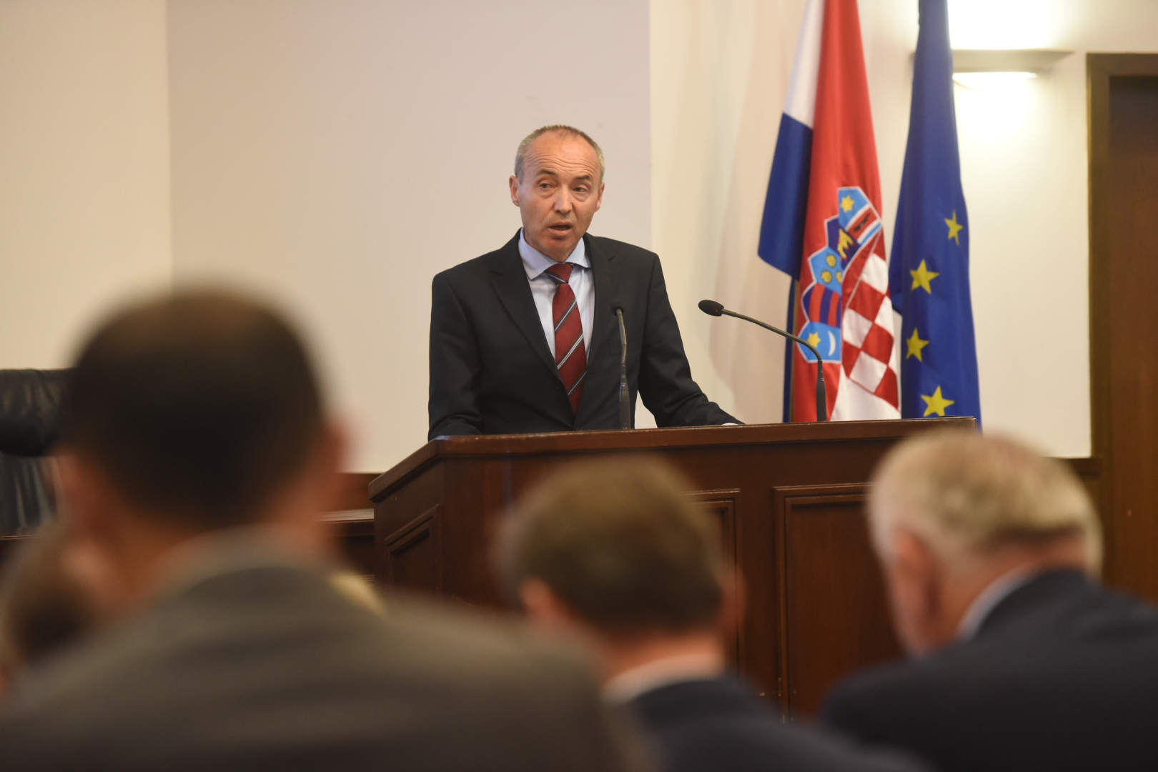 https://www.morh.hr/wp-content/gallery/odrzan-okrugli-stol-o-nacrtu-prijedloga-strategije-nacionalne-sigurnosti/sabor_19042017_09.jpg