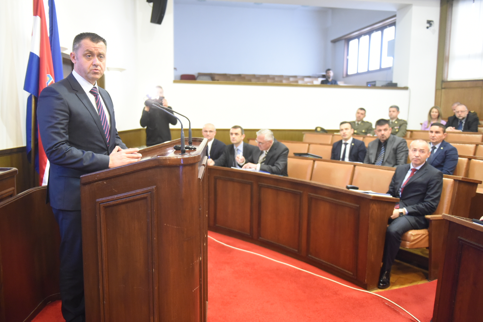 https://www.morh.hr/wp-content/gallery/odrzan-okrugli-stol-o-nacrtu-prijedloga-strategije-nacionalne-sigurnosti/sabor_19042017_12.jpg