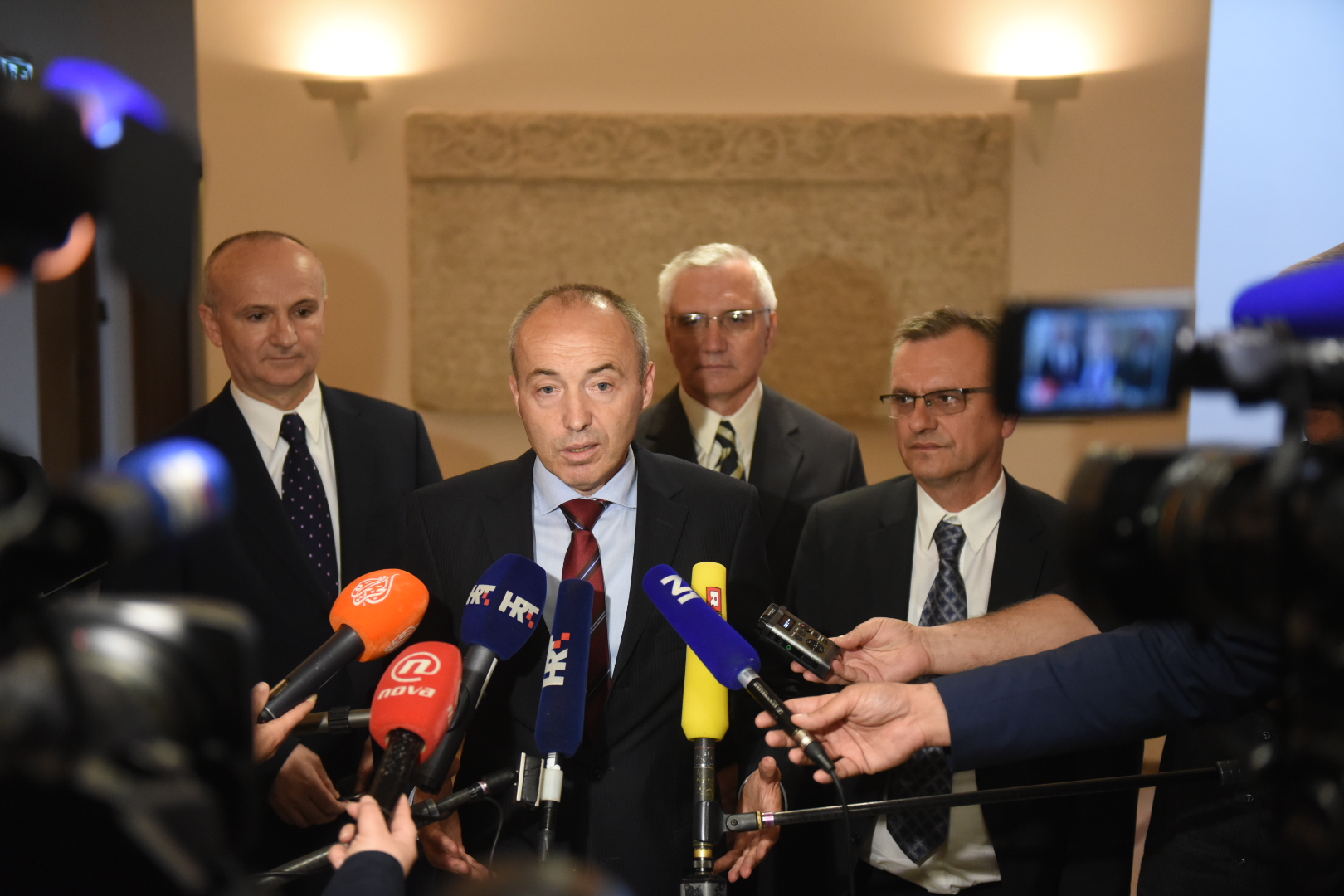 https://www.morh.hr/wp-content/gallery/odrzan-okrugli-stol-o-nacrtu-prijedloga-strategije-nacionalne-sigurnosti/sabor_19042017_16.jpg