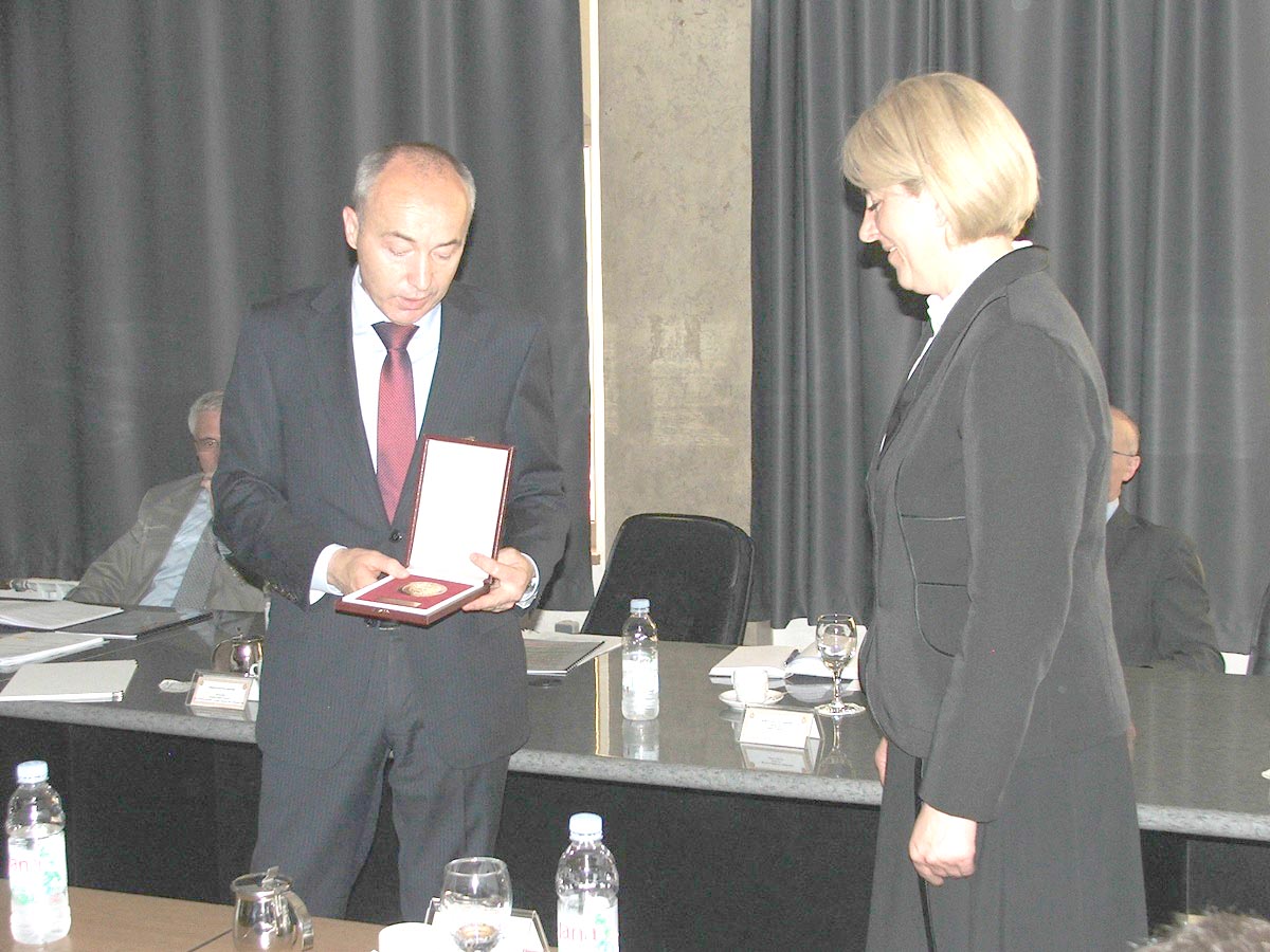 https://www.morh.hr/wp-content/gallery/odrzan-okrugli-stol-s-predstavnicima-podrucja-zastite-i-sigurnosti-2/sns_22052017_01.jpg