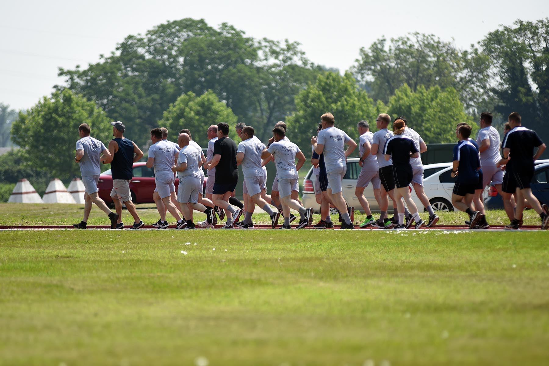 https://www.morh.hr/wp-content/gallery/odrzan-sportski-dan-pripadnika-hrvatske-vojske/sportski_dan_hrvatskavojska_dansporta_11062019_22.jpg