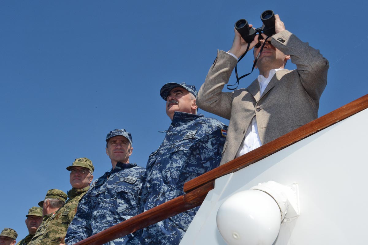 https://www.morh.hr/wp-content/gallery/odrzan-zavrsni-prikaz-vojne-vjezbe-harpun-2014/harpun_14_07052014_07.jpg
