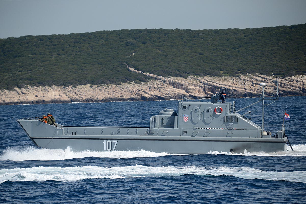 https://www.morh.hr/wp-content/gallery/odrzan-zavrsni-prikaz-vojne-vjezbe-harpun-2014/harpun_14_07052014_13.jpg