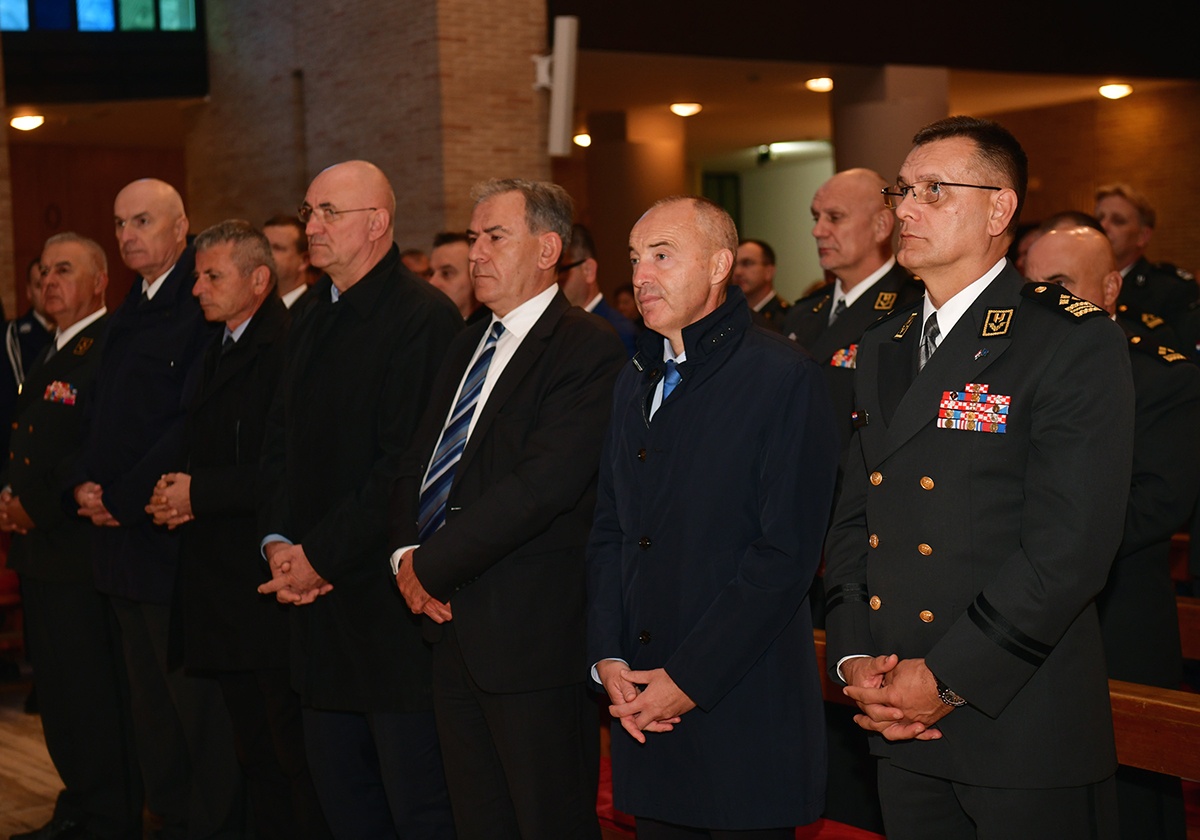 https://www.morh.hr/wp-content/gallery/odrzana-misa-zadusnica-za-poginule-i-umrle-hrvatske-branitelje-1/misa_sv_mati_slobode_30102019_10.jpg