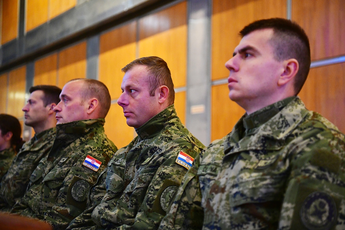 https://www.morh.hr/wp-content/gallery/odrzana-misa-zadusnica-za-poginule-i-umrle-hrvatske-branitelje-1/misa_sv_mati_slobode_30102019_26.jpg