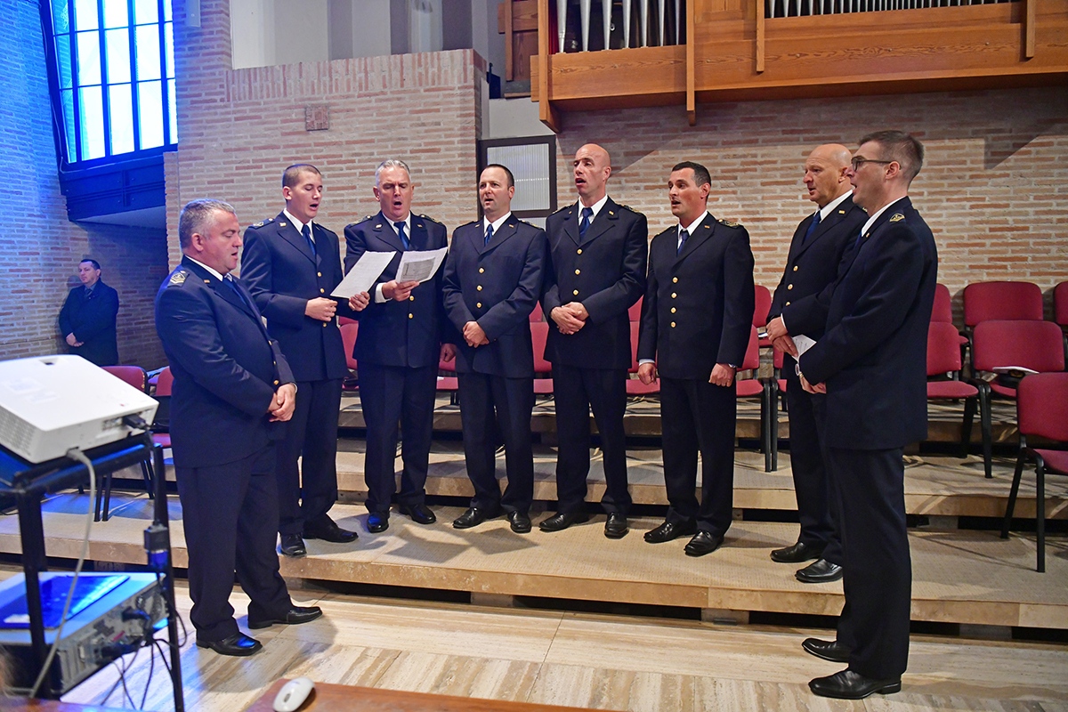 https://www.morh.hr/wp-content/gallery/odrzana-misa-zadusnica-za-poginule-i-umrle-hrvatske-branitelje-1/misa_sv_mati_slobode_30102019_28.jpg