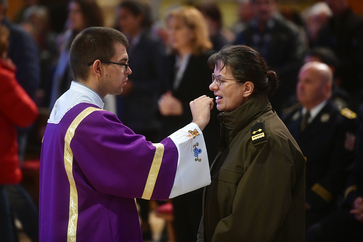 https://www.morh.hr/wp-content/gallery/odrzana-misa-zadusnica-za-poginule-i-umrle-hrvatske-branitelje-1/misa_sv_mati_slobode_30102019_39.jpg
