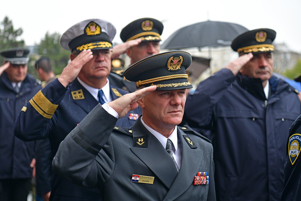 https://www.morh.hr/wp-content/gallery/odrzana-misa-zadusnica-za-poginule-i-umrle-hrvatske-branitelje-1/misa_sv_mati_slobode_30102019_47.jpg