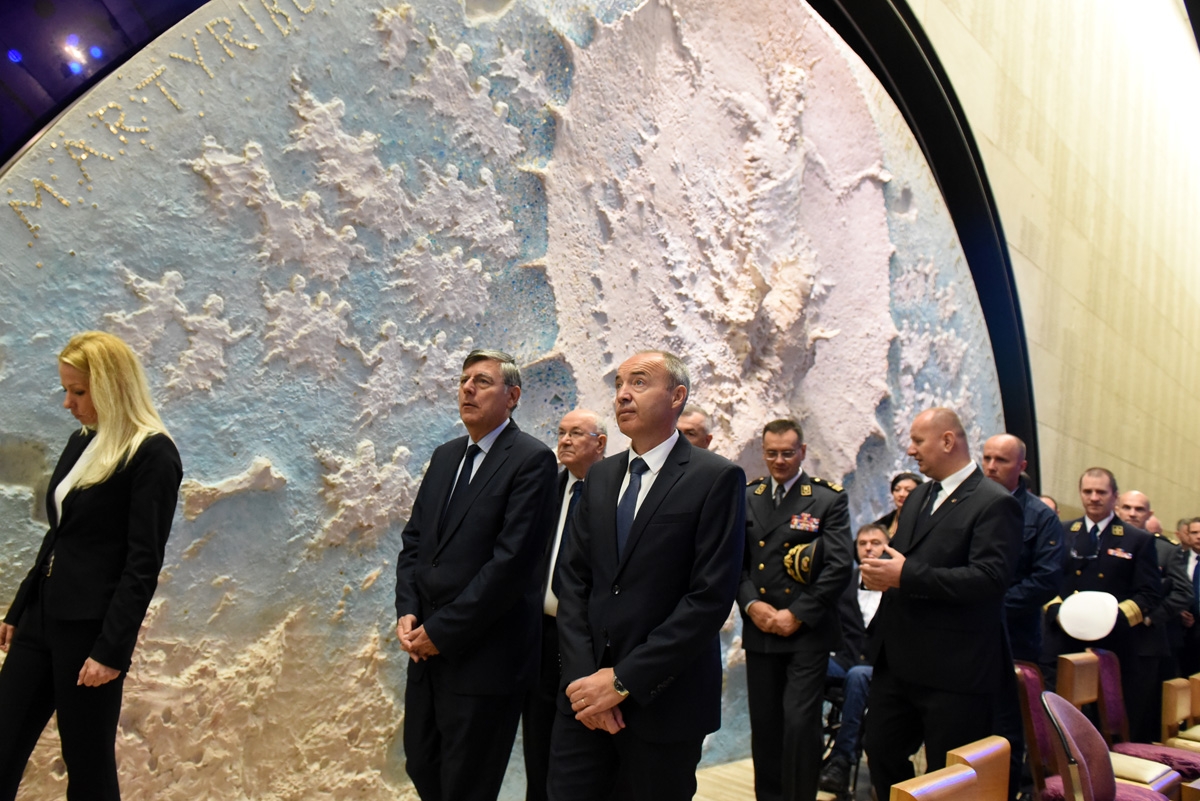 https://www.morh.hr/wp-content/gallery/odrzana-misa-zadusnica-za-poginule-i-umrle-hrvatske-branitelje/dusni_dan_svi_sveti_branitelji_sveta_mati_slobode_20181102_24.jpg