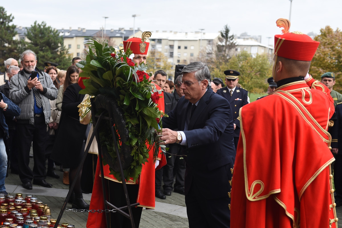 https://www.morh.hr/wp-content/gallery/odrzana-misa-zadusnica-za-poginule-i-umrle-hrvatske-branitelje/dusni_dan_svi_sveti_branitelji_sveta_mati_slobode_20181102_26.jpg